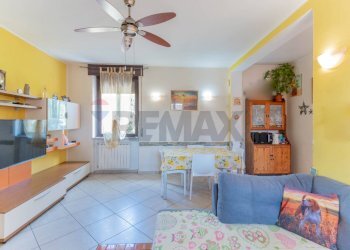 Sala da pranzo - Casa semi indipendente Via Montello
 
21, Fagnano Olona - foto 23