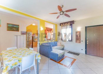 Sala da pranzo - Casa semi indipendente Via Montello
 
21, Fagnano Olona - foto 24