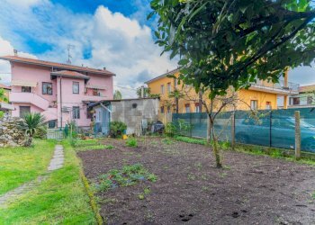 Casa all\'aperto - Casa semi indipendente Via Montello
 
21, Fagnano Olona - foto 60