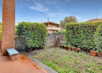 Giardino - Casa indipendente Via Custoza
 
10, Carate Brianza - foto 19