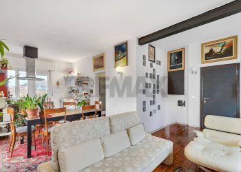 Sala da pranzo - Casa indipendente Via Custoza
 
10, Carate Brianza - foto 22