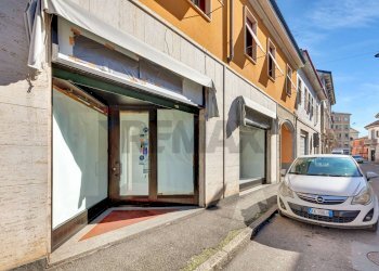 Edificio all\'aperto - Shop via Vittorio Veneto
 
14, Brugherio - photo 3