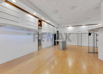 Locale Commerciale - Shop via Vittorio Veneto
 
14, Brugherio - photo 4