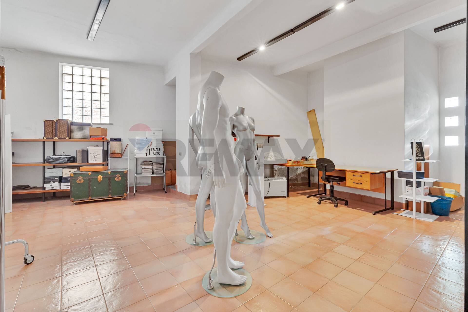 Magazzino-Laboratorio - Laboratorio via Vittorio Veneto
 
14, Brugherio - foto 1