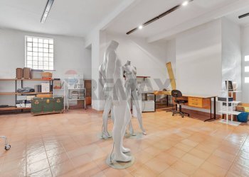 Magazzino-Laboratorio - Laboratorio via Vittorio Veneto
 
14, Brugherio - foto 1