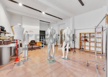 Locale Magazzino-Laboratorio - Laboratorio via Vittorio Veneto
 
14, Brugherio - foto 2