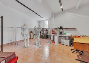 Locale magazzino-laboratorio - Laboratorio via Vittorio Veneto
 
14, Brugherio - foto 3