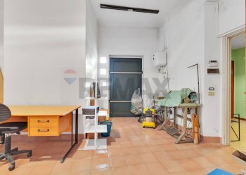 Magazzino-Laboratorio - Laboratorio via Vittorio Veneto
 
14, Brugherio - foto 4