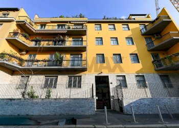 Edificio all\'aperto - Trilocale via Gluck
 
48, Milano - foto 2