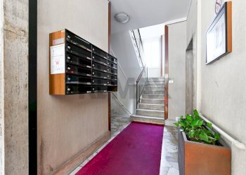 Ricezione / Lobby - Trilocale via Gluck
 
48, Milano - foto 3