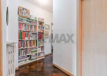 Hall / corridoio - Trilocale via Gluck
 
48, Milano - foto 4