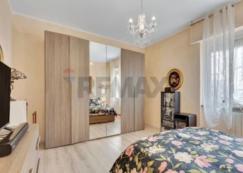 Camera / camera da letto - Three-room apartment Via Emilio Dandolo
 
4, Opera - photo 15