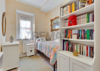 Camera / camera da letto - Three-room apartment Via Emilio Dandolo
 
4, Opera - photo 19