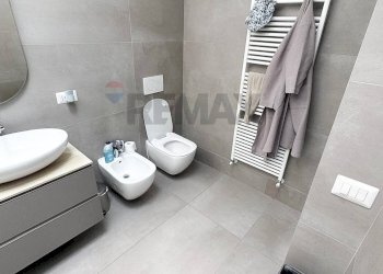 Bagno - Villa Bifamiliare Via Gallileo Gallilei
 
33, Turate - foto 13