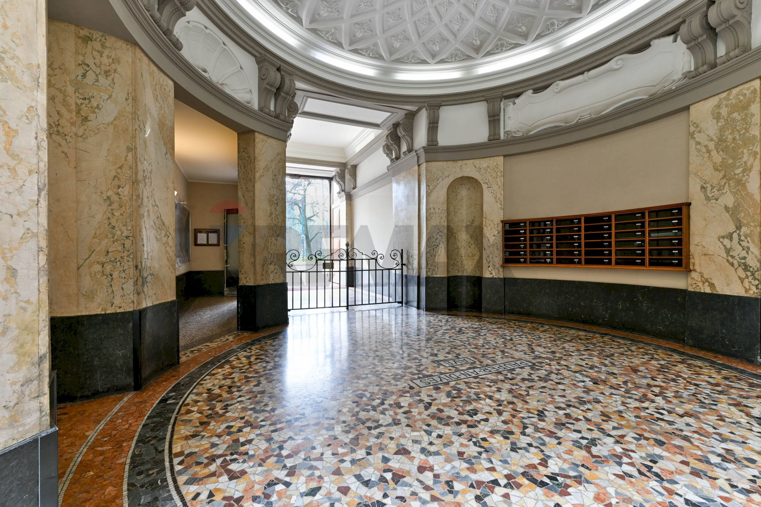 Ricezione / Lobby - Quadrilocale Piazzale Gabrio Piola
 
14, Milano - foto 2