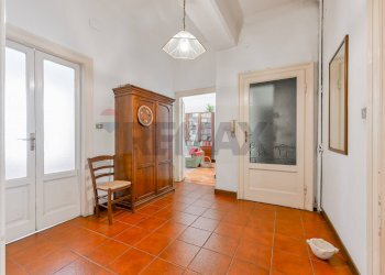 Hall / corridoio - Quadrilocale Piazzale Gabrio Piola
 
14, Milano - foto 18