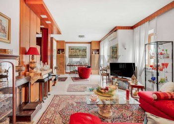 Soggiorno - Attic Via Santa Margherita
 
53, Cologno Monzese - photo 5