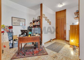 Disimpegno zona notte - Attic Via Santa Margherita
 
53, Cologno Monzese - photo 14