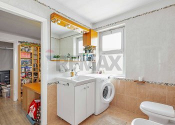 Tre locali piano 9° - Attic Via Santa Margherita
 
53, Cologno Monzese - photo 27