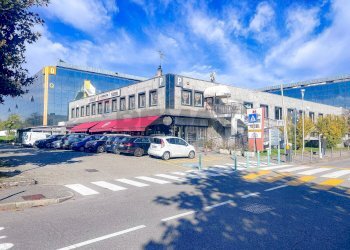 Edificio all\'aperto - Locale Commerciale Via Gran San Bernardo
 
SNC, Rozzano - foto 2