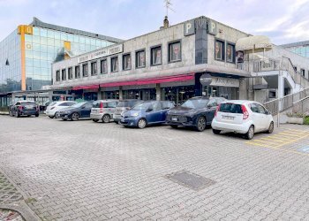 Edificio all\'aperto - Locale Commerciale Via Gran San Bernardo
 
SNC, Rozzano - foto 3