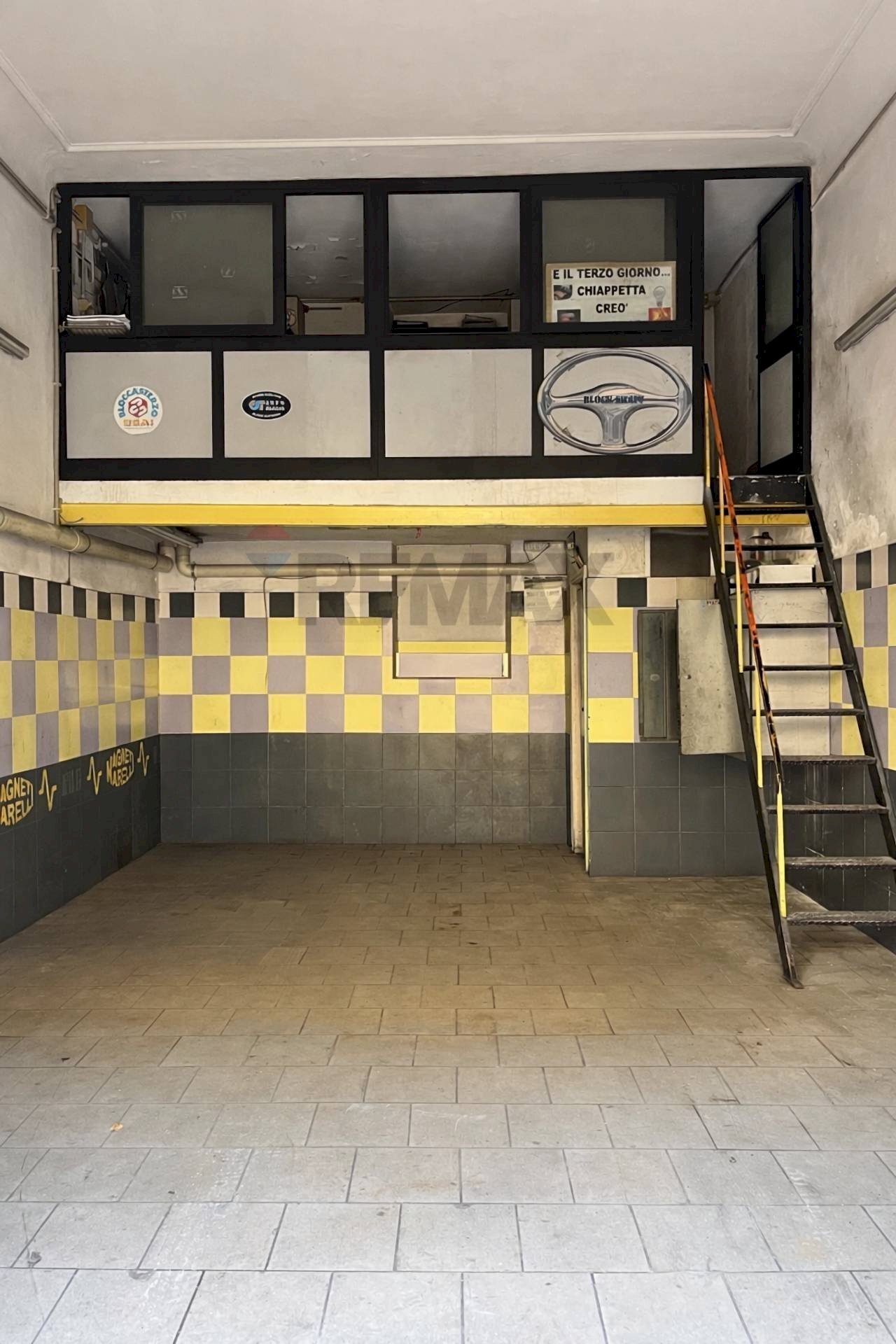 Scale - Box Via Firenze
 
3, Giovinazzo - foto 2