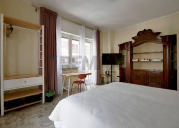 Camera / camera da letto - Three-room apartment Via Quintino Sella
 
5, Bari - photo 4