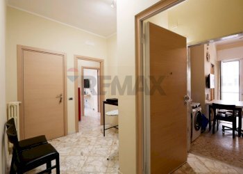 Hall / corridoio - Three-room apartment Via Quintino Sella
 
5, Bari - photo 8