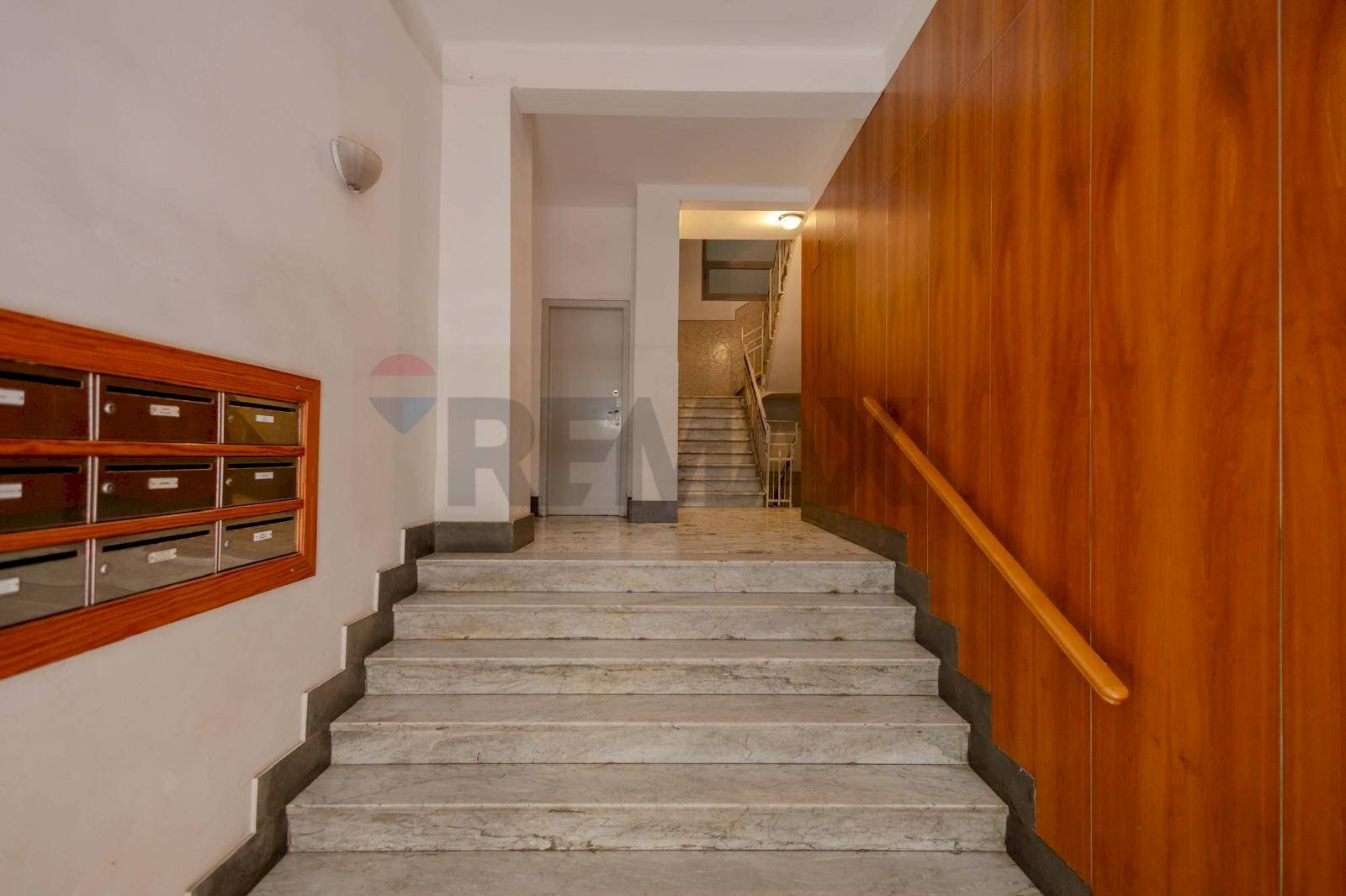 Ricezione / Lobby - Four-room apartment Via Nicolo' Piccinni
 
191, Bari - photo 2