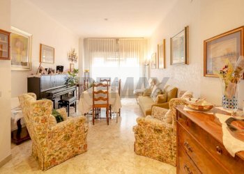 Sala da pranzo - Four-room apartment Via Nicolo' Piccinni
 
191, Bari - photo 3