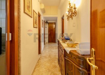 Hall / corridoio - Four-room apartment Via Nicolo' Piccinni
 
191, Bari - photo 5