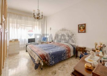 Camera / camera da letto - Four-room apartment Via Nicolo' Piccinni
 
191, Bari - photo 8