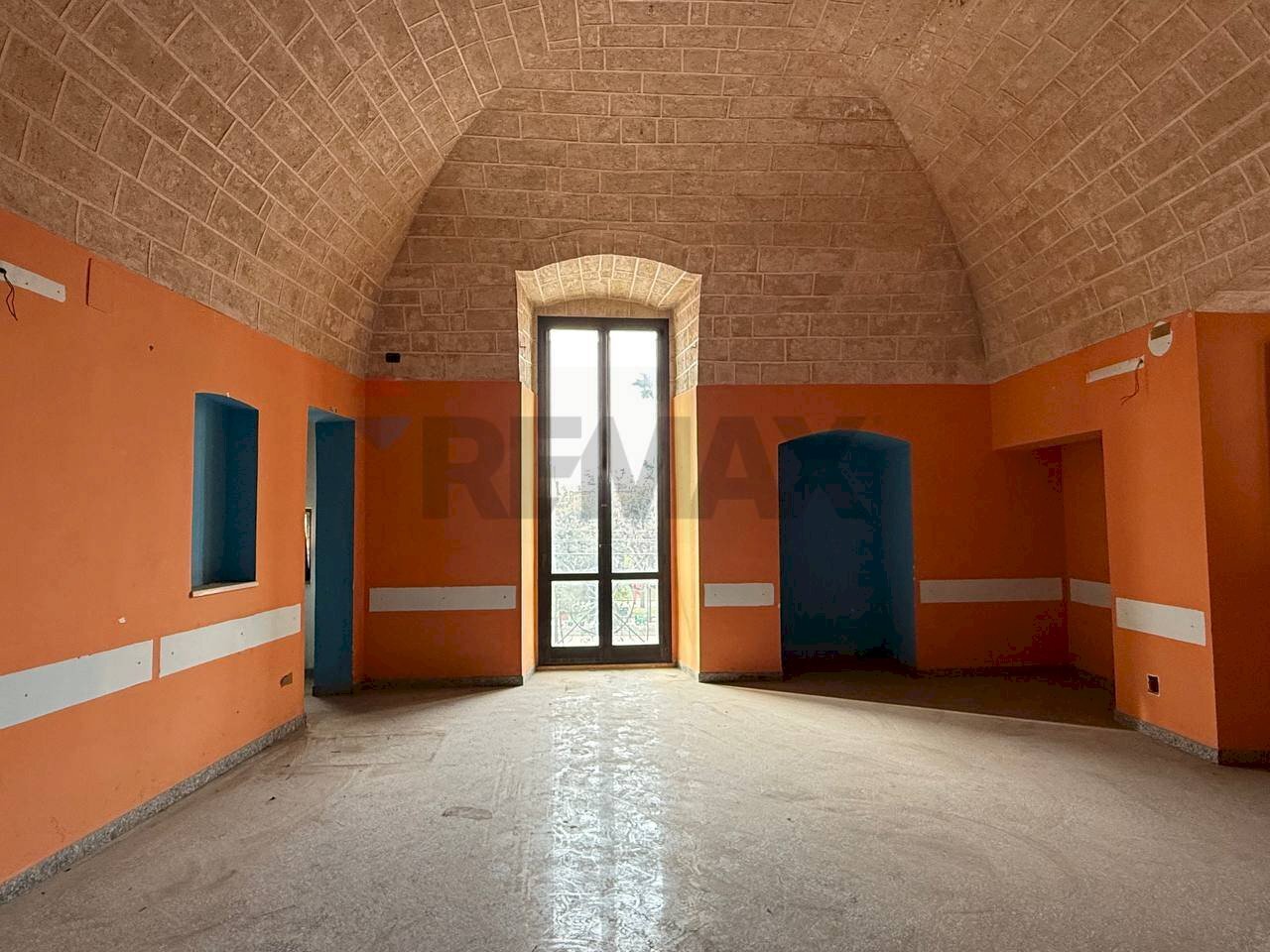 Stanza vuota - Stabile - Palazzo Piazza Umberto I
 
131, Bari - foto 1