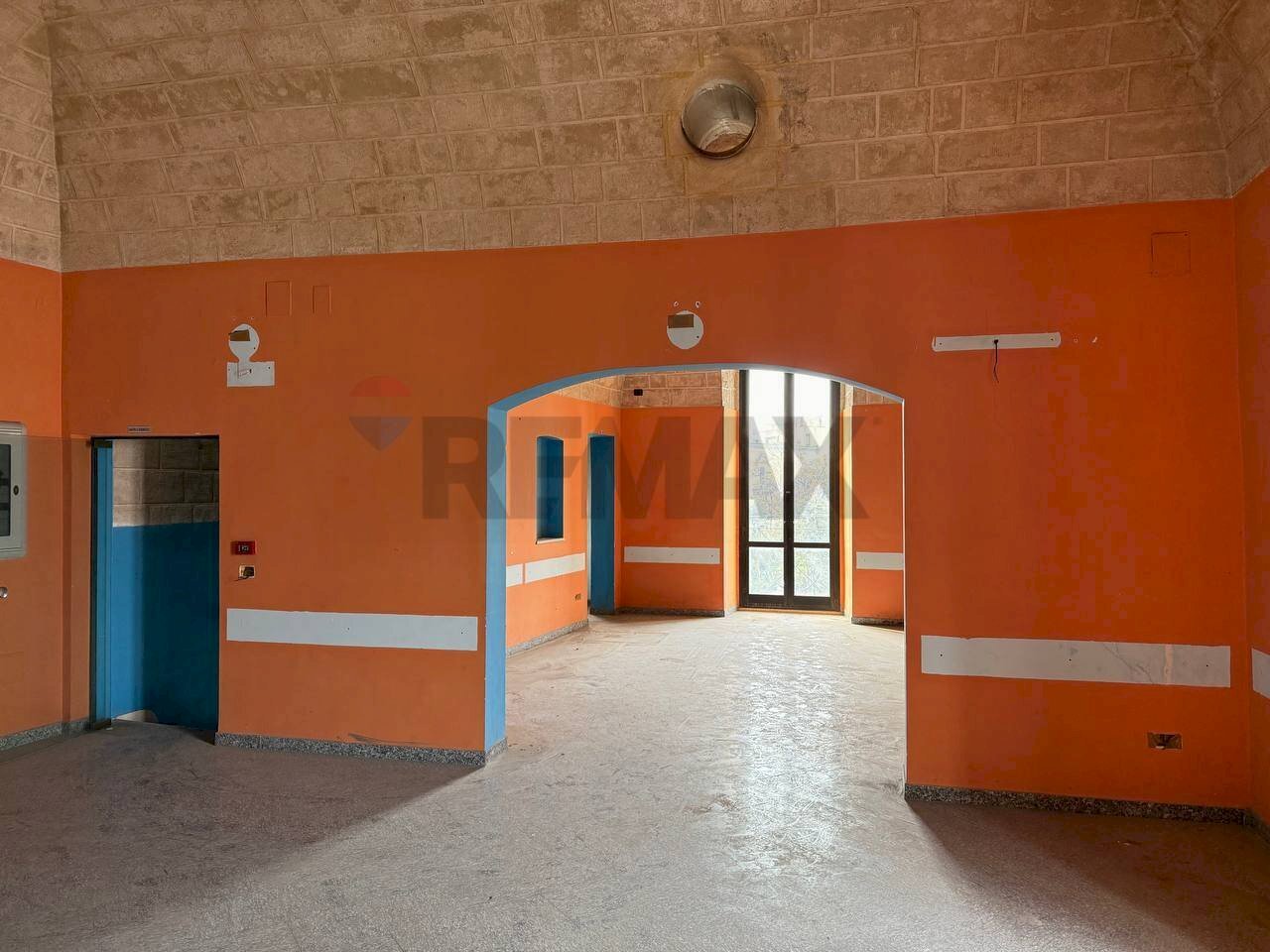 Stanza vuota - Stabile - Palazzo Piazza Umberto I
131, Bari - foto 3