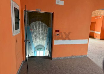 Stanza vuota - Stabile - Palazzo Piazza Umberto I
 
131, Bari - foto 4