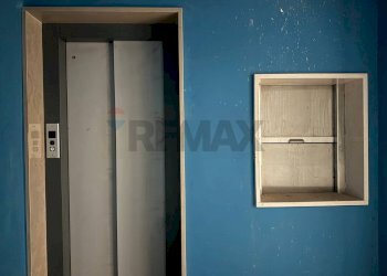 Stanza vuota - Stabile - Palazzo Piazza Umberto I
 
131, Bari - foto 7