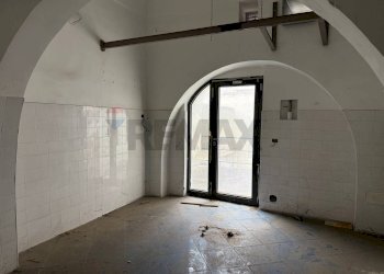 Stanza vuota - Stabile - Palazzo Piazza Umberto I
 
131, Bari - foto 8