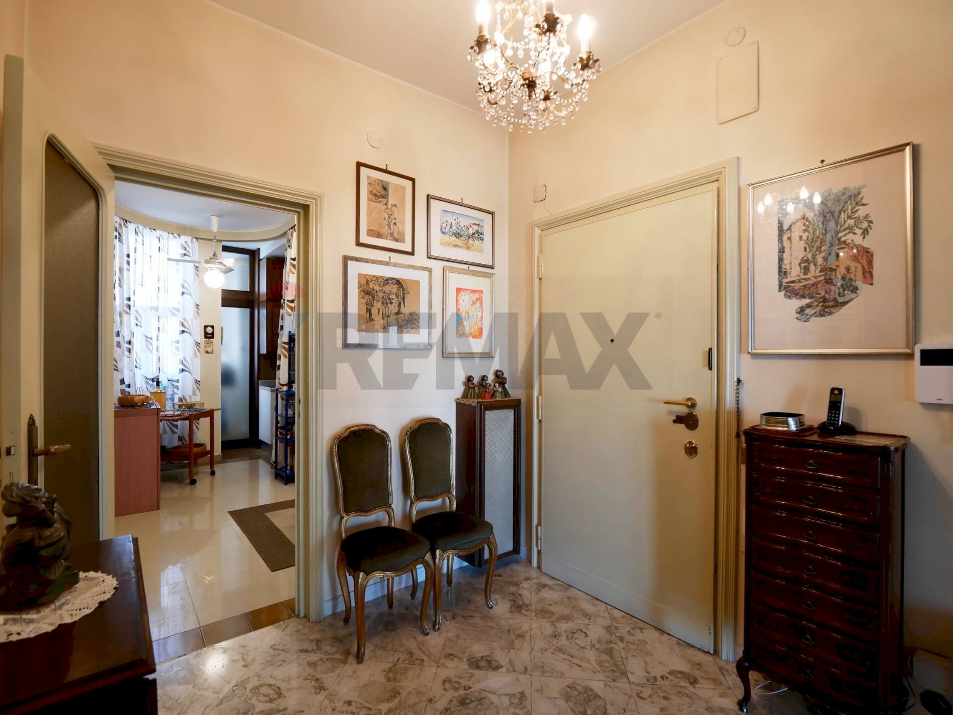 Sala da pranzo - Four-room apartment Via Giuseppe Suppa
 
28, Bari - photo 2