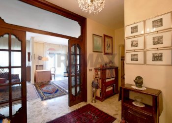 Hall / corridoio - Four-room apartment Via Giuseppe Suppa
 
28, Bari - photo 3