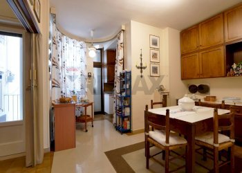 Sala da pranzo - Four-room apartment Via Giuseppe Suppa
 
28, Bari - photo 10
