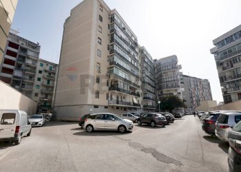 Edificio all\'aperto - Four-room apartment Via Brigata E Divisione Bari
 
94 c, Bari - photo 17