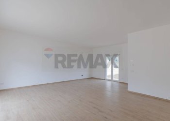 Stanza vuota - Villa Stradella Delle Monache
 
12, Bari - foto 3