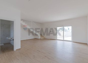 Stanza vuota - Villa Stradella Delle Monache
 
12, Bari - foto 7