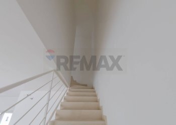 Scale - Villa Stradella Delle Monache
 
12, Bari - foto 8