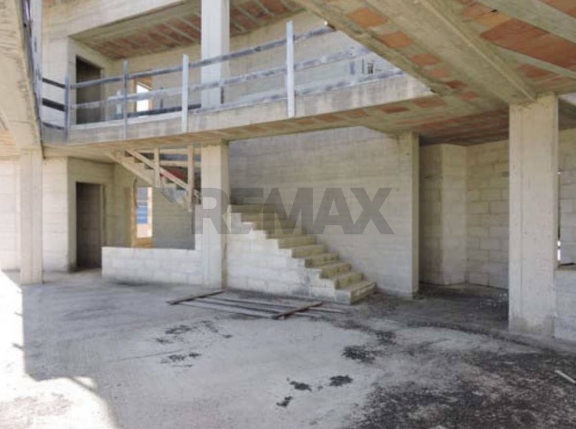 Scale - Capannone Contrada Finocchio, Mola di Bari - foto 3