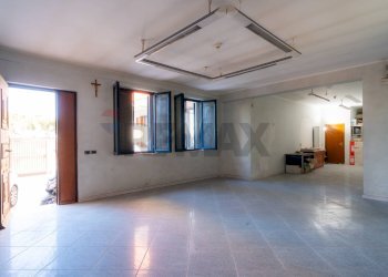 Stanza vuota - Locale Commerciale Via Paolo Marzi
 
12, Modugno - foto 3