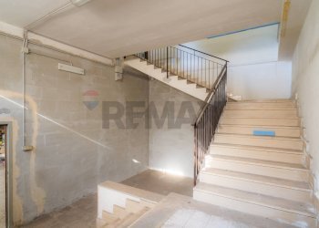 Scale - Locale Commerciale Via Paolo Marzi
 
12, Modugno - foto 10