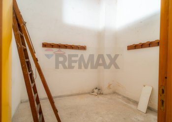 Stanza vuota - Commercial Premises Via Paolo Marzi
 
12, Modugno - photo 13