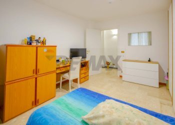 Camera / camera da letto - Four-room apartment Via Olbia
 
snc, Modugno - photo 7