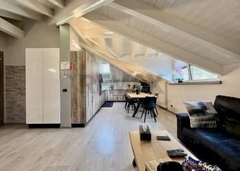 Sala da pranzo - Attic Cannobio - photo 11